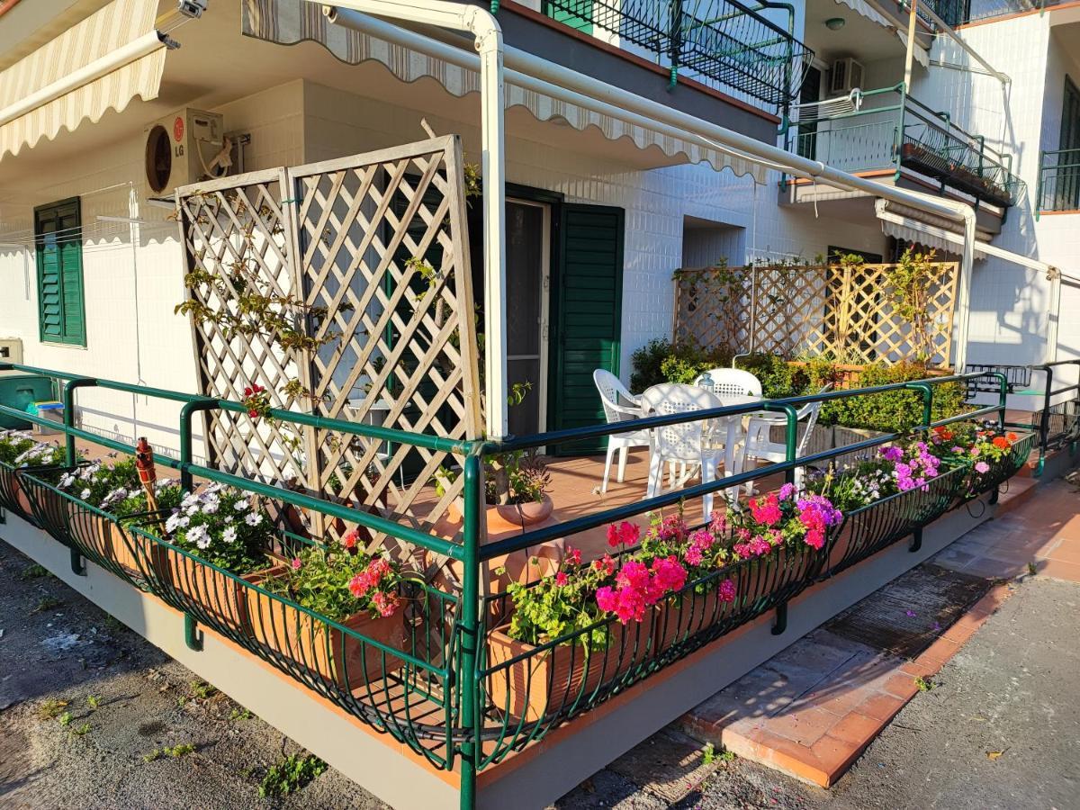 Apartamento Sea Garden, fronte mare con piscina Mascali Exterior foto